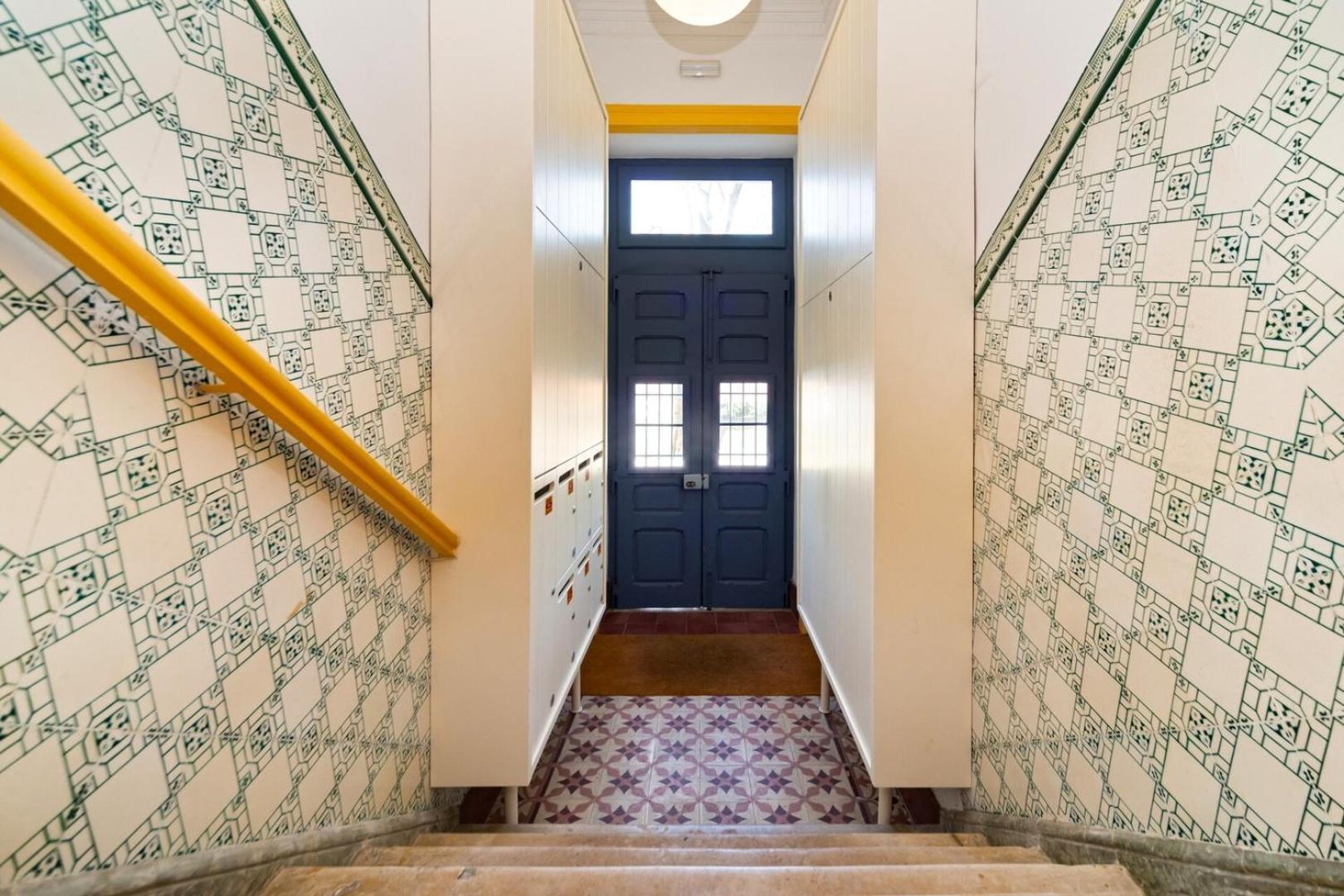 Pretty Penthouse On A Quiet St Close To Everything *