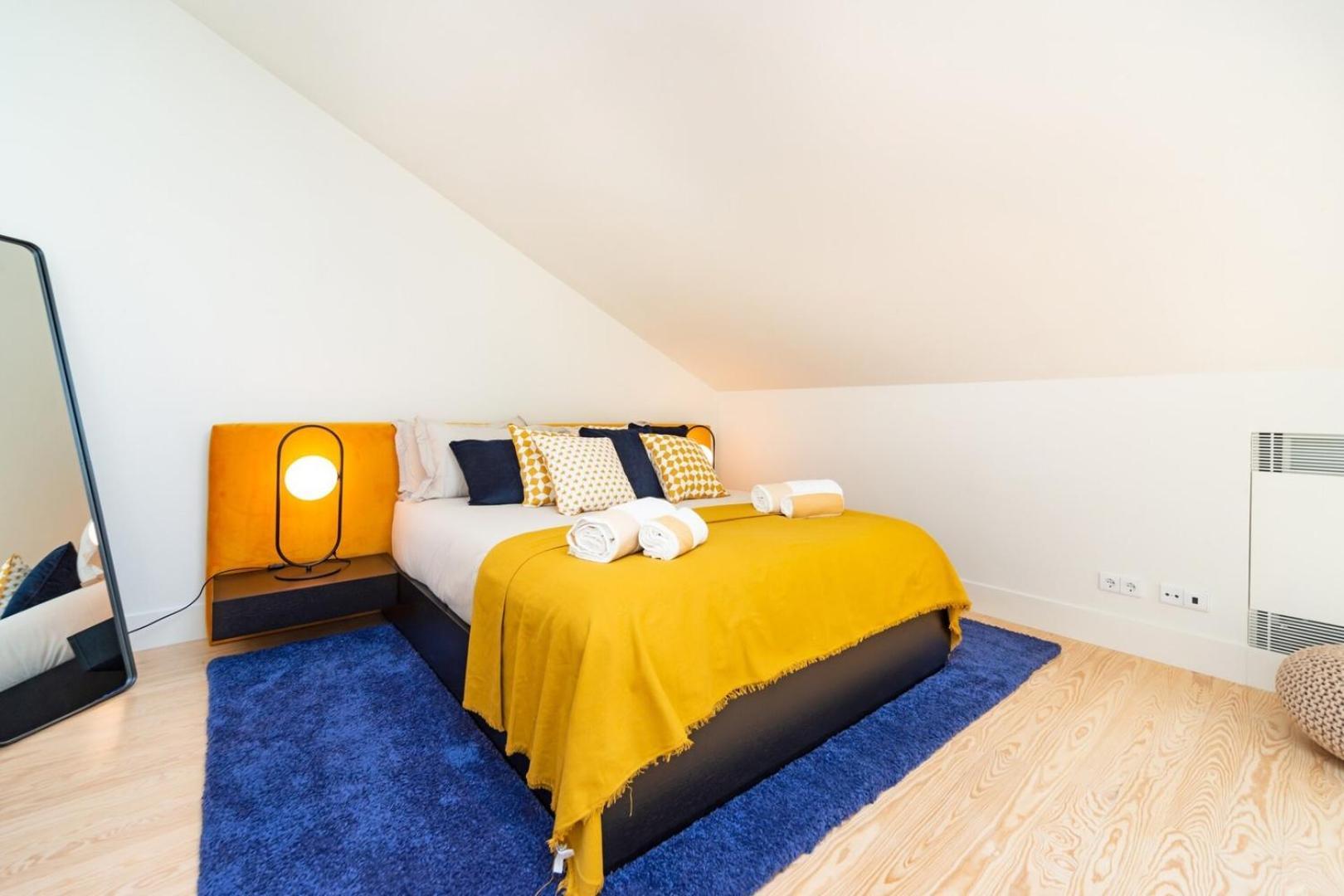 Pretty Penthouse On A Quiet St Close To Everything