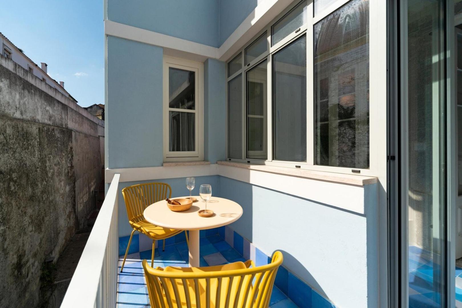 Pretty Penthouse On A Quiet St Close To Everything